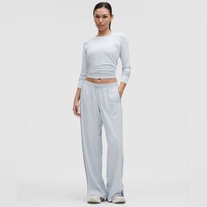 Lululemon Court Rival Wide-Leg Track Pant Regular
Starch Blue Solar Grey size 14